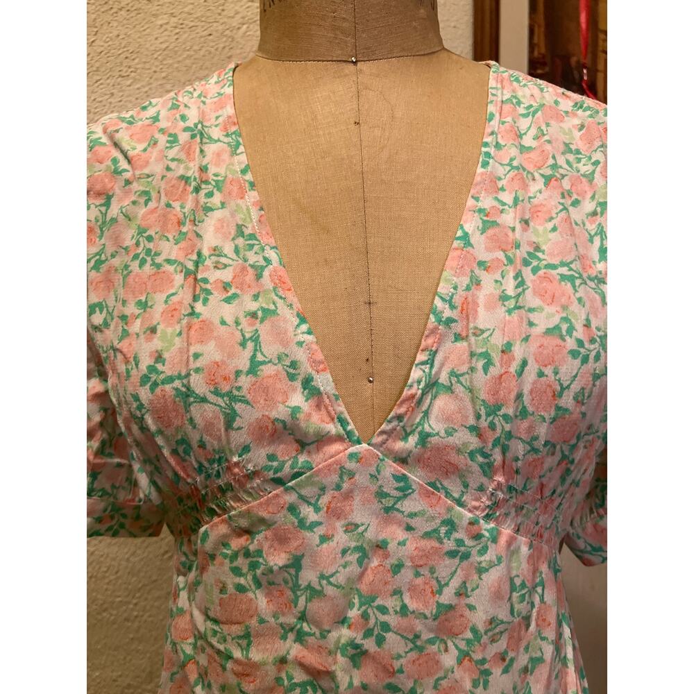 Sophie Rue Floral Print Tie Back Peplum Deep Front V-Neck Blouse Top NWT Size L - Picture 3 of 10